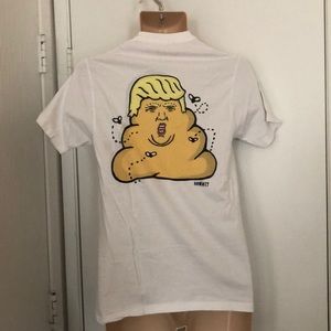 Hanksy “Dump Trump T-shirt Men’s Size Small NWOT